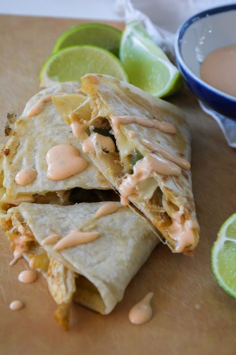 These Poblano Chicken Quesadillas with Cholula Ranch are so good and easy to make! These are a great tex-mex meal! These quesadillas are so good y'all. I love that this recipe is mostly hands off time while the chicken is baking with the onions and poblanos. I use lots of spices so this dish is Poblano Chicken, Cholula Hot Sauce, Sandwich Sides, Favorite Recipes Chicken, Ranch Recipe, Soft Tacos, Chicken Quesadillas, Stuffed Poblano Peppers, Main Event