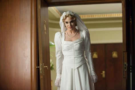 Rosalie Hale’s Flashback Wedding Dress - Current price: $650 Rosalie Wedding Dress Twilight, Rosalie Twilight, Twilight Wedding Dresses, Twilight Cullens, Rosalie Cullen, Heaven Gaia, Fan Aesthetic, Twilight Eclipse, Twilight Party