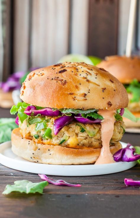 Making a totally crave-worthy veggie burger is easier than you think! Here are 8 epic tried and true veggie burger recipes that we just can't get enough of! Chickpea Burger Recipe, Spicy Vegan Recipes, Honey Mustard Recipes, Spicy Burger, Homemade Chipotle, Veggie Patties, Chickpea Burger, Mustard Recipe, Veggie Burgers Recipe