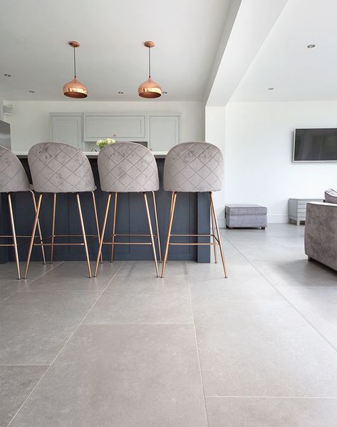 Concrete Floors Tiles, Concrete Look Tiles Living Room, Concrete Porcelain Tile Floor, Concrete Tiles Living Room, Concrete Effect Tiles, Grey Tile Living Room, Light Grey Tile Floor, Concrete Look Floor Tiles, White Grey Tiles