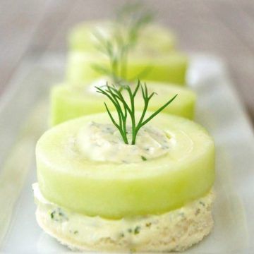 Creative Comforting Food for Casual Entertaining Cold Party Appetizers, Easy Canapes, New Years Eve Menu, Comforting Food, Canapes Recipes, Cucumber Dill, Pear Tart, Casual Entertaining, Party Appetizers Easy