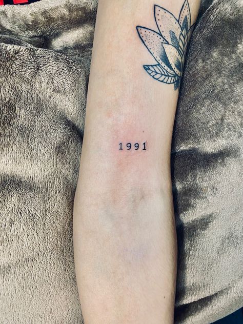 1991 Tattoo, 1981 Tattoo, Arm Tattoos, I'm Just A Girl, Tiny Tattoos, Tattoos Ideas, Leaf Tattoos, Maple Leaf Tattoo, Arm Tattoo