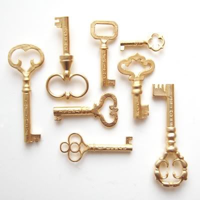 Hang vintage skeleton keys by your front door to remind you to lock up and not forget your keys. Under Lock And Key, Golden Key, Old Keys, Gold Poster, Gold Aesthetic, Luna Lovegood, Vintage Keys, Key To My Heart, Gold Party