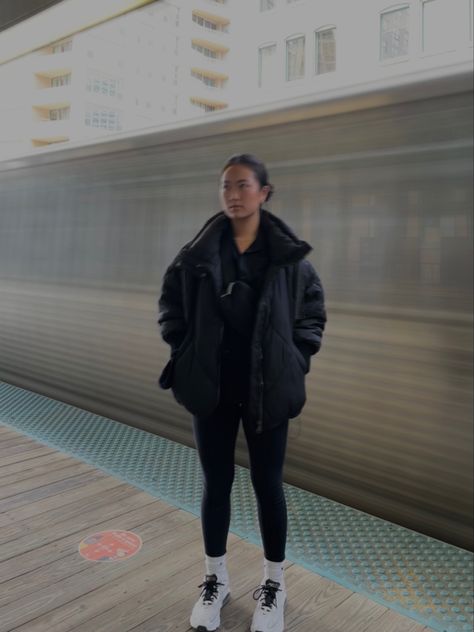 Oversize Puffer Jacket Outfit, Belted Puffer Jacket Outfit, Divinity Jumpsuit Outfit, Lululemon Belt Bag Outfit Winter, Oversized Puffer Jacket Outfit, Oversized Sporty Puffer Outerwear, Oversized Black Puffer Jacket, Divinity Jumpsuit, Oversized Long Sleeve Puffer Outerwear