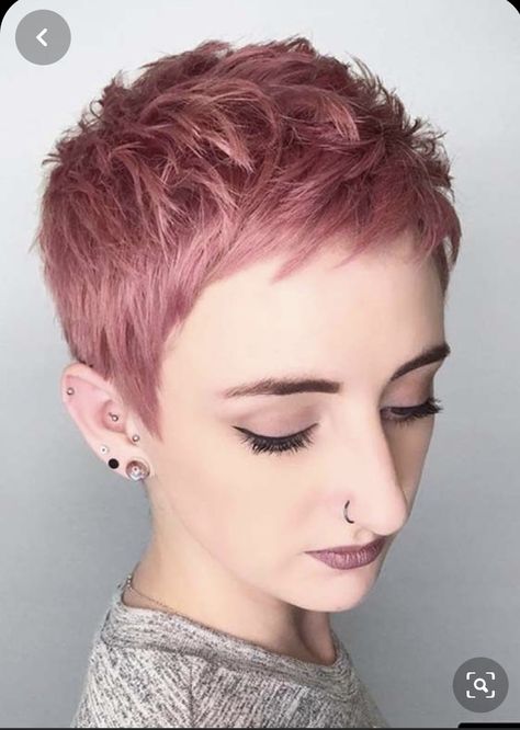 Pink Haircut, Pink Pixie, Pixie Haircut Styles, Pixie Cut With Bangs, Super Short Hair, Short Hair Color, Pixie Haircuts, Short Pixie Haircuts, Short Pixie Cut