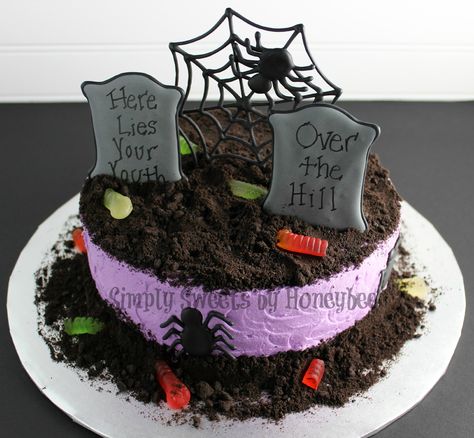 Simply Sweets by Honeybee: Graveyard Cake {Video Tutorial} Zombie Birthday Cakes, Gothic Birthday Cakes, Graveyard Cake, Oreo Dirt, Cake Festival, Cupcake Videos, Mothers Day Cupcakes, Grave Yard, Cake Video