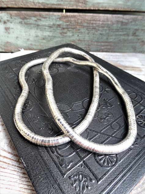 Bendable Necklace, Vintage Silver Necklace, Snake Chain, Necklace Bracelet, Vintage Silver, Necklaces Bracelets, Silver Necklace, Necklaces, Ships