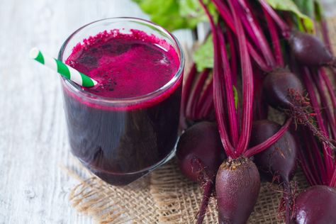 Beetroot, literally the root of a beet plant, is a distinctive purple root vegetable with an earthy and slightly bitter taste. There are lots of ways to eat beetroots, from juices and smoothies to salads and stews. Because they’re full of nutritional value, beetroots are a great ingredient to add to your diet. Some people … Juicing Beets, Beetroot Juice Benefits, Beet Plant, Beetroot Benefits, Beetroot Juice, Reducing Blood Pressure, Social Health, Holland And Barrett, Beet Root