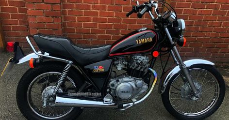 The SR250 was produced in two versions in the United States from 1980 to 1982 and in Spain from 1982 to 2000. While it has Similar styles with the old Sr400 Cafe Racer, Yamaha 250, Yamaha 125, Yamaha Sr400, Motos Yamaha, Dream Car Garage, Yamaha Bikes, Yamaha R6, Yamaha Motorcycles