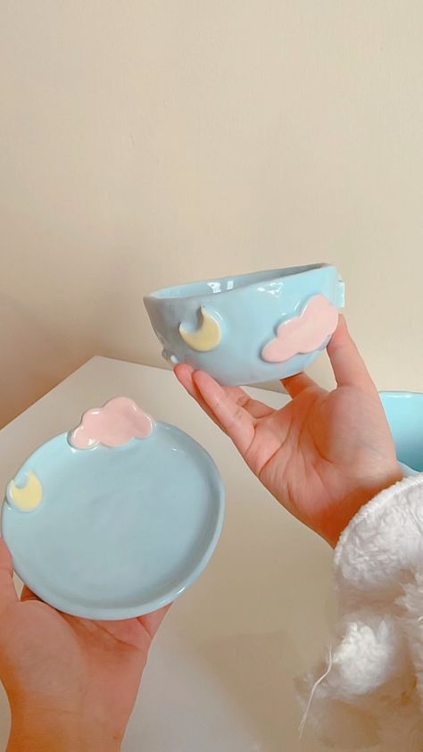 Cute Pottery Bowl, Mao Projects, Ceramic Ideas Projects, Ceramic Pottery Bowls, Bowls Design, Dark Beach, Ceramics Pottery Bowls, Design Hacks, Clay Plates