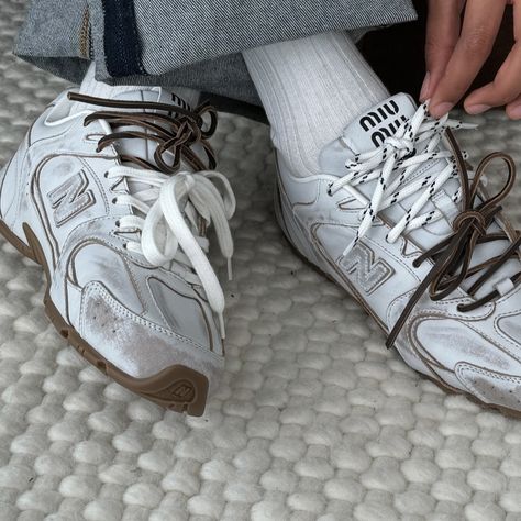 When you’ve never wanted a pair of sneakers this badly 👟 🔎 New Balance Sneakers, Miu Miu x NB, Tending Sneakers Miu Miu New Balance Outfit, Miu Miu Clothes, Miu Miu New Balance, Miu Miu Sneakers, Sneakers 2024, New Balance Outfit, Heels Aesthetic, Shoe Wishlist, Miu Miu Shoes