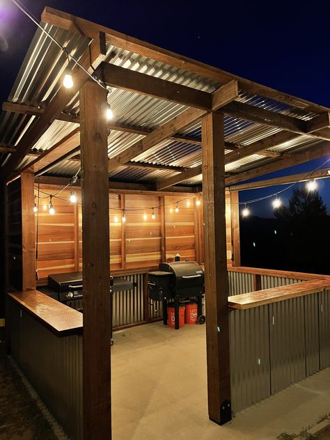 Smoker Backyard Ideas, Outdoor Cooking Pavilion, Cooking Shack Ideas, Barbeque Shack Ideas, Outdoor Grill Shed, Cook Shack Outdoor Kitchens, Pool Shack Ideas, Grill Shack Ideas, Pool Shed With Bar And Storage