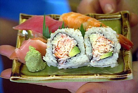 This would be fun for the kids! DIY California Rolls from FoodNetwork.com California Roll Recipe, California Sushi Rolls, California Roll Recipes, Making Sushi Rice, Aspiration Board, California Recipes, Lunch Quick, Sushi Ideas, California Rolls