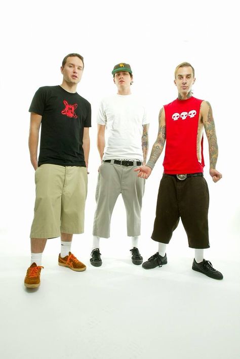 Blink 182 2000s, Pop Punk Outfits Men, Blink 182 Fashion, Blink 182 Outfit, Skater Boy Outfits 90s, Pop Punk Style, Pop Punk Outfits, Punk Outfits Men, 90s Skater Style