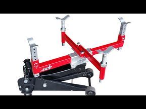 Officine In Garage, Floor Jacks, Car Jacks, Metal Workshop, Floor Jack, Tool Box Storage, Metal Working Projects, Metal Bending, Welding Table