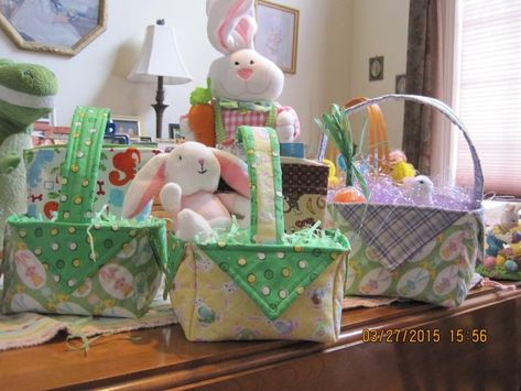 DIY Fabric Easter Basket- Video Tutorial - Crafty Gemini Quilted Easter Baskets, Easter Basket Pattern, Fabric Easter Basket, Crafty Gemini, Fabric Basket Tutorial, Easter Fabric, Easter Images, Easter Basket Diy, Easter Inspiration