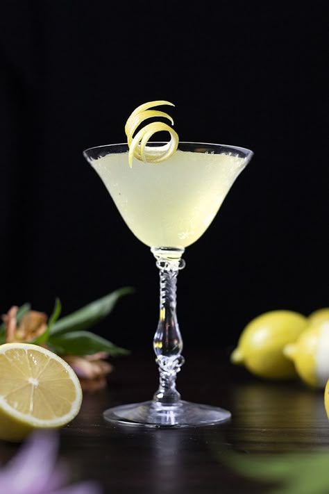 Yellowjacket - a Gin and Yellow Chartreuse Cocktail - Moody Mixologist Moody Mixologist, Chartreuse Cocktail, Yellow Chartreuse, Classic Gin Cocktails, Gin Cocktail Recipes, Spring Cocktails, Cocktail Ingredients, Alcohol Drinks, Cocktail Drinks Recipes