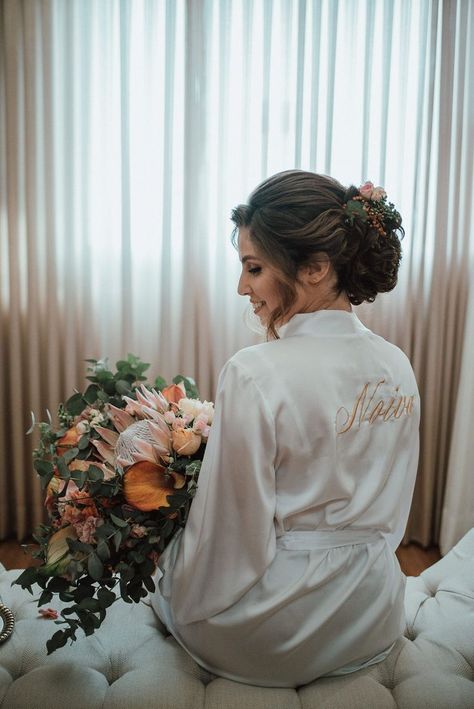 Wedding Preparation Photos, Bride And Bridesmaid Pictures, Bride Preparation, Bride Photos Poses, Wedding Portrait Poses, Wedding Details Photography, Wedding Picture Poses, Bridal Photoshoot, Bride Photography