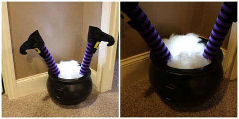 light up cauldron Halloween Caldron, Cauldron Ideas, Halloween Witch Cauldron, Mad Scientist Party, Princess Pinky Girl, Pinky Girl, Easy Halloween Decorations, Diy Light, Witches Cauldron