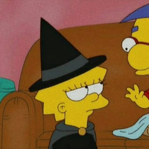 The Simpsons Halloween Aesthetic, Simpsons Profile Picture, Lisa Simpson Pfp, Halloween Profile Pics Aesthetic, Simpsons Pfp, The Simpsons Halloween, Halloween Profile Pics, Halloween Profile, Spooky Cartoon