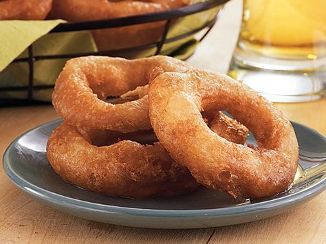 Big Fat Onion Rings:Prep Time     30 min   Total Time     30 min   Servings     8     Ingredients  1 medium sweet onion   1 medium red onion   1 3/4 cups Original Bisquick® mix   1 tablespoon sugar   1/2 cup buttermilk   1/2 cup beer   Peanut oil for frying Battered Onion Rings, Fried Onion Rings, Beer Battered Onion Rings, Flavored Beer, Beer Battered, Beer Batter, Onion Recipes, Interesting Food, Sweet Onion