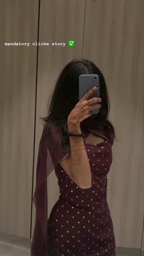 Captions For Side Look Pose, Desi Fit Captions For Instagram, Caption For Kurti Pic For Instagram, Kurti Outfit, Desi Aesthetics, Trendy Outfits Indian, Unique Photos, Traditional Indian Dress, Casual Indian Fashion