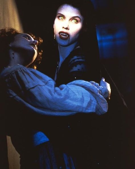 Forever Knight, Vampire Bite, Lestat And Louis, Vampire Bites, Victorian Vampire, Vampire Pictures, Female Vampire, Arte Peculiar, Vampire Goth