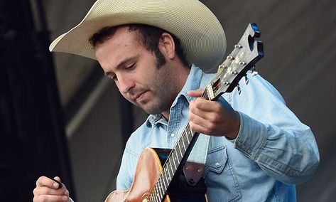 Country music fans are in mourning after beloved singer Luke Bell was confirmed dead at the... Luke Bell, Tuscon Arizona, Wisconsin State Fair, Dwight Yoakam, Wisconsin State, Country Singer, Country Music Stars, Country Music Singers, Country Stars