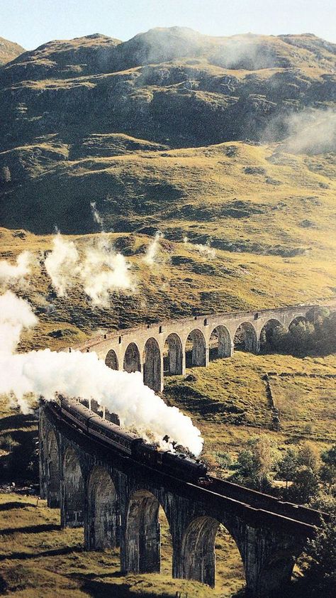 Harry Potter Train, Scottish Castles, England And Scotland, Isle Of Skye, Scotland Travel, Scottish Highlands, Pretty Places, A Train, Iphone Wallpapers