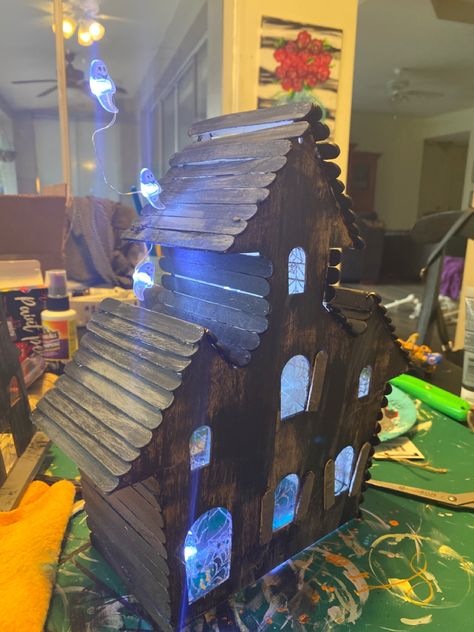 Diy Haunted House Silhouette, Haunted House Shoe Box Ideas, Haunted House Model Diy, Halloween House Display, Haunted House School Project, Dollar Store Haunted House Ideas, Dollar Tree Wooden Haunted House Diy, Haunted House Model Ideas, Paper Mache Haunted House