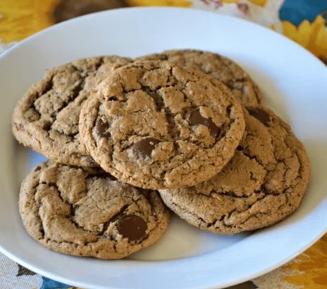 Espresso Chocolate Chip Cookies, Cardamom Recipes, Cardamom Cookies, Cardamom Recipe, Drop Cookie Recipes, Dessert Recipes Cookies, Italian Christmas Cookies, Soft Chocolate Chip Cookies, Perfect Chocolate Chip Cookies