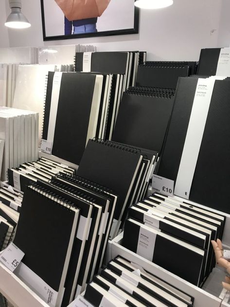 Black School Supplies Aesthetic, Dark School Supplies, Black School Supplies, Art Supplies Aesthetic, Black Stationary, School Supplies Black, Aesthetic Sketchbook, Paint Aesthetic, Studying Stationary