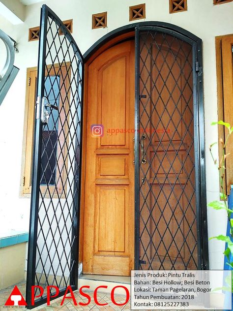 Pintu Teralis Besi Beton Cantik dan Kokoh di Taman Pagelaran Bogor - Jual Kanopi Tralis Teralis Pintu, Teralis Jendela, Rumi, Armoire, Mirror, Furniture, Home Decor, Home Décor