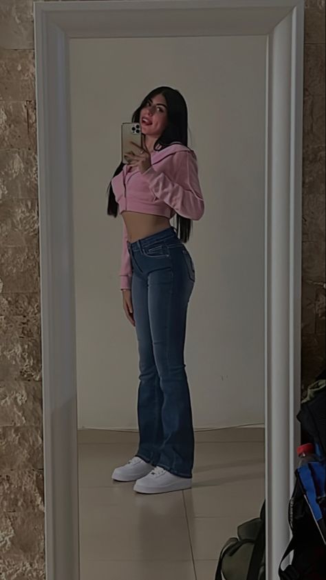 Y2k , blackoutfit , outfits , shein , shein outfits , spider , black outfit inspo, baggy pants, jeans , body , abs ,old school , homeless look , street wear , colorful , jennifer’s body , magen fox , ,2000’s , pink , low waist , belly Blackoutfit Outfits, Outfit Inspo Baggy, Shein Outfits, Pink Body, Jeans Y2k, Baggy Pants, Baggy Pant, Pants Jeans, Low Waist