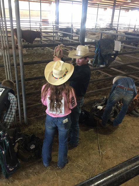 Bull Rider Boyfriend, Female Bull Riders, Rodeo Couples, Western Couples, Cute Country Couples, Future Man, Couples Pics, Dream Relationship, Bull Rider