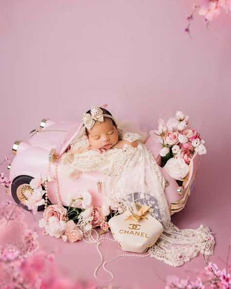 Photography Studio Ideas, Princess Theme Newborn Photoshoot, Rose Newborn Photography, Newborn Pink Photography, Newborn Photography Cloud Theme, Fairy Theme Newborn Shoot, Baby Backdrop, Studio Photo, Newborn Pictures