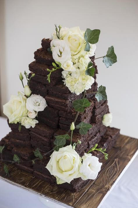 Brownie Tower Wedding Cake, Brownie Wedding Cake Tower, Brownie Cake Wedding, Brownies Dessert Table, Wedding Brownie Cake, Wedding Cake Brownies, Brownies Wedding Cake, Brownie Stack Wedding Cake, Bridal Shower Brownies