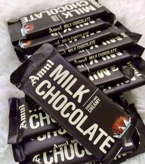 Best Chocolate Brands, Bebidas Do Starbucks, Desain Pantry, Junk Food Snacks, Grocery Foods, Delicacy Food, Chocolate Brands, حلويات صحية, Think Food