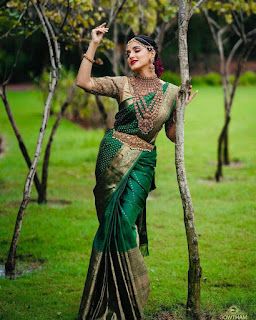 South Indian Bride Green Saree, Green Saree Bridal Look, Green Sarees For Engagement, Baby Shower Saree Indian Green, Green Saree For Engagement, Dark Green Pattu Saree Wedding, Green Bridal Saree South Indian, Green Saree Bride, Bridal Green Saree