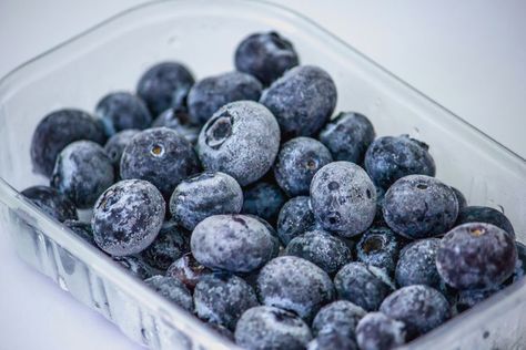 How to Freeze Blueberries For Smoothies, Pies, Pancakes, and More Freeze Blueberries, Healthy Blueberry Recipes, Highbush Blueberry, Blueberry Picking, Healthy Blueberry, Frozen Fruits, Recetas Keto, Blueberry Recipes, Tasting Table