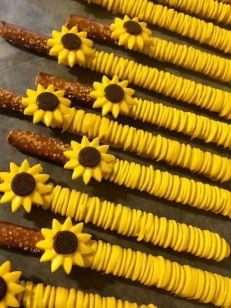 Chocolate covered pretzels/spring / sunflowers/chocolate dipped / dessert / Easter/party favors / flowers / Sweet treats /  Gift/Chocolate Covered Pretzel Rods Sunflower Yellow/Spring Summer Fall Party Favor Candy Treat/dessert Sunflower Party Food, Fall Chocolate Covered Pretzels, Fall Treat Ideas, Cake Puck, Chocolate Covered Pretzels Recipe, Grandmas Birthday, Dessert Easter, Fall Party Favors, Covered Pretzel Rods