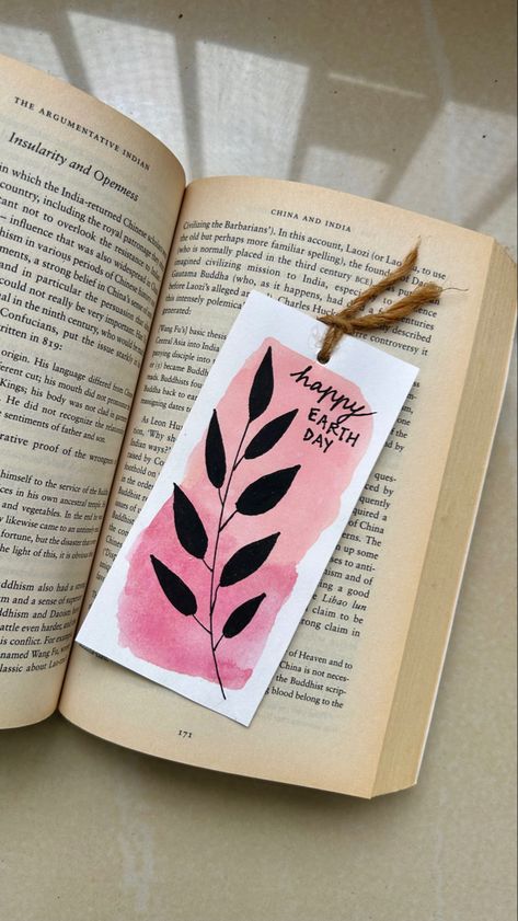 Bookmarks Handmade Aesthetic, Bookmark Ideas Aesthetic, Book Marks Design Ideas, Aesthetic Watercolour, Bookmarks Aesthetic, Leaves Bookmark, Bookmark Crochet Tutorial, Watercolour Bookmarks, Bookmark Easy