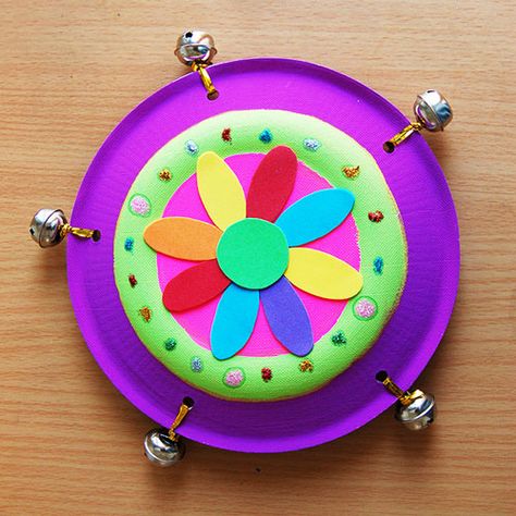 Recycled Instruments Projects, Diy Tambourine Kids, Paper Plate Tambourine Craft, Music Instrument Craft, Music Instruments Crafts For Kids, Diy Instruments For Kids, Drum Craft For Kids, Diy Musical Instruments For Kids, Diy Tambourine