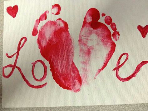 Feet crafts Vom Avea Un Copil, Image Application, Future Partner, Valentines Day Baby, Foot Print, Daycare Crafts, Valentine Baby, Valentine's Day Crafts, Valentines Day Ideas