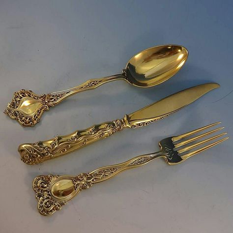 Historic Tiffany sterling dessert set made for the Columbian Exposition in 1894. Custom pattern designed by John Curran. Super rare! #sterling #tiffany #columbianexposition #dessert #custom #rare #antique #vintage #beautiful #history #historical #art #museumquality #silverware #silver Pretty Utensils, Victorian Cutlery, Bhavya Ramesh, Metal Cutlery, Antique Cutlery, Victorian Tea Party, Gold Silverware, Magical Items, Thrift Inspo