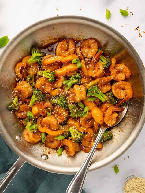 Sweet Chili Shrimp Recipe, Sweet Chili Shrimp, Chili Shrimp, Roasted Shrimp, Shrimp And Vegetables, Vegetable Fried Rice, Frozen Shrimp, Veggie Stir Fry, Crushed Red Pepper