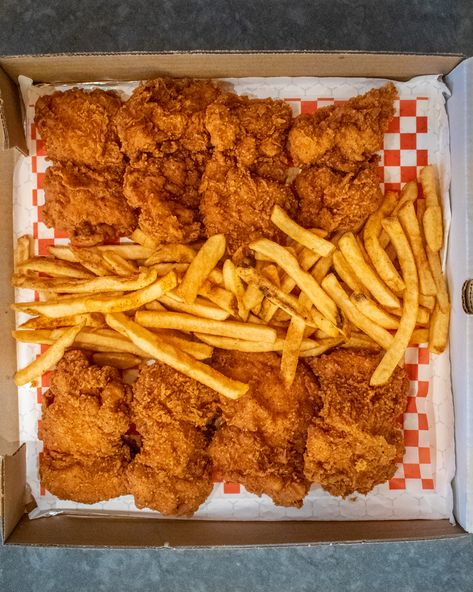 Winner, winner, Hot Chicken dinner! 😜 8 Piece Family Meal - Buttermilk Marinated , Boneless, Southern Fried Dark Meat. Boneless Fried Chicken, Food Project, Dark Meat, Food Projects, Winner Winner, Hot Chicken, Family Meal, Food Obsession, Chicken Dinner