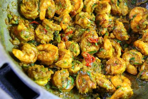 Fry-Dry Curry Shrimp A Family Classic. | CaribbeanPot.com Trini Recipes, Guyanese Food, Trinidad Food, Caribbean Dishes, Curry 5, Caribbean Foods, Dry Curry, Curry Food, Guyanese Recipes