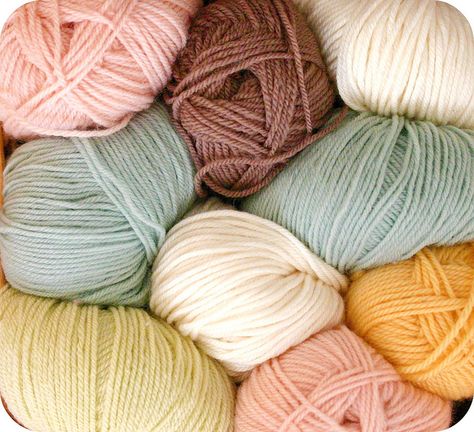 Coco Rose Diaries, Nursery Color Scheme, Diy Tricot, Yarn Stash, Manta Crochet, Nursery Colors, Diy Decorating, Yarn Projects, Pretty Pastel