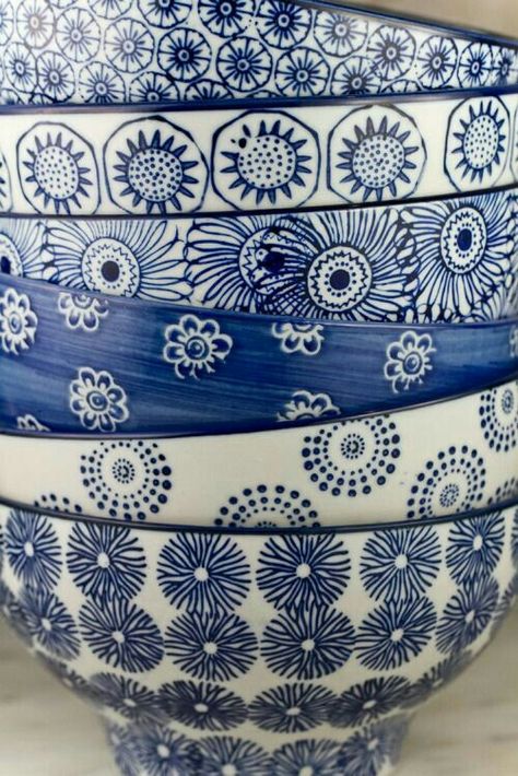 Blue And White Bowl, White Bowl, Keramik Design, White Pottery, Blue Pottery, Blue And White China, White China, White Bowls, Feeling Blue